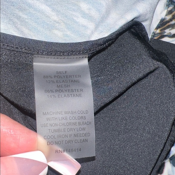 JOHNNY WAS Black Bee Active Full-Zip Hoodie windbreaker Jacket size Large - Picture 8 of 8